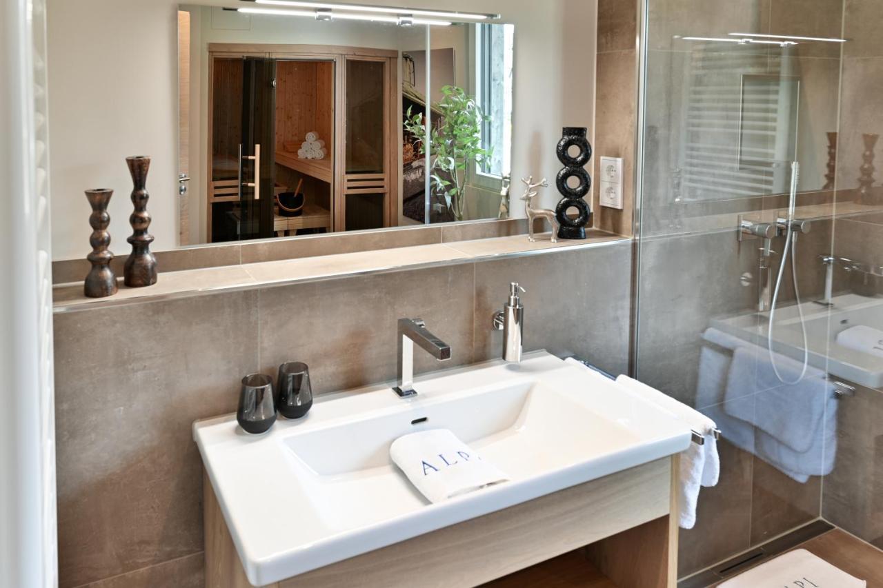 Boutique Chalets Alpi - Private Sauna & Cinema Гармиш-Партенкирхен Экстерьер фото