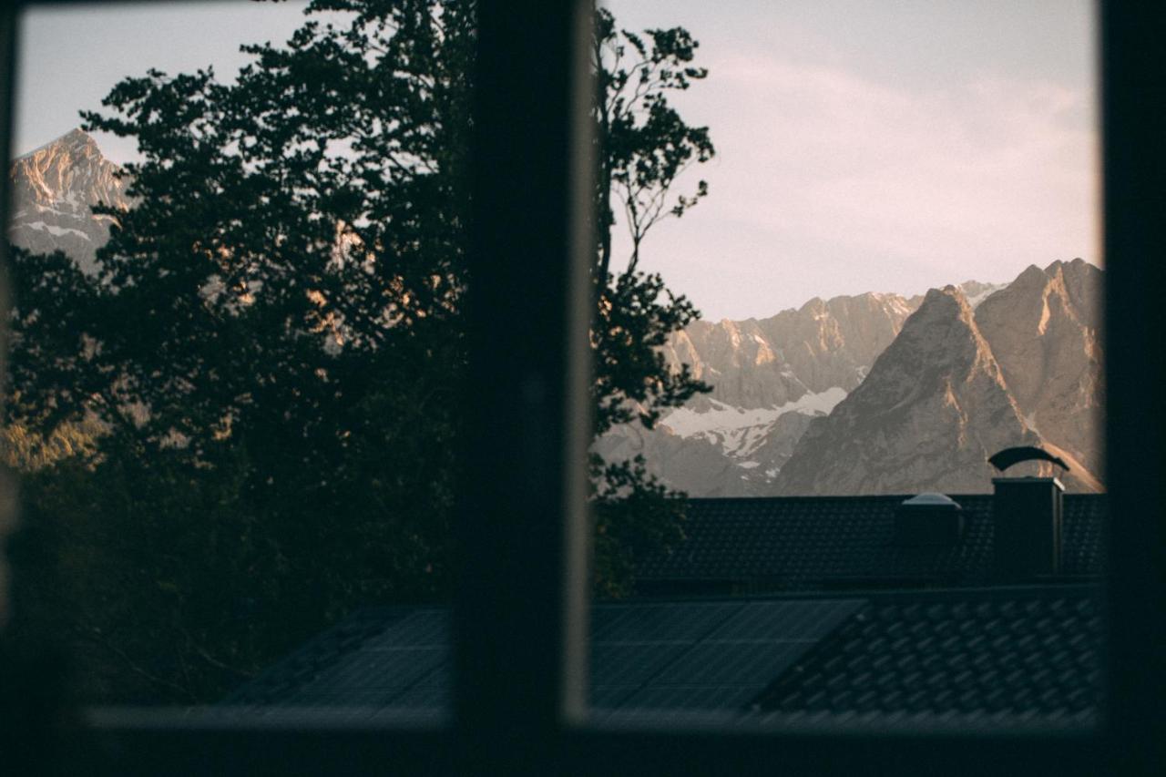 Boutique Chalets Alpi - Private Sauna & Cinema Гармиш-Партенкирхен Экстерьер фото
